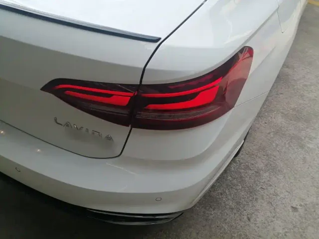 Volkswagen Lavida — Фото автомобиля 7