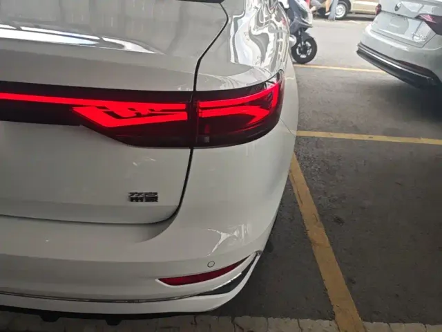 Geely Emgrand — Фото автомобиля 7