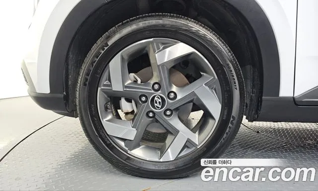 Hyundai Venue — Фото автомобиля 5