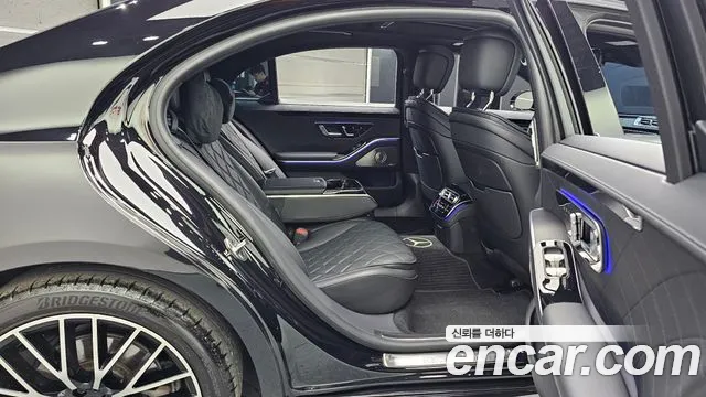 Mercedes-Benz S-Class — Фото автомобиля 12