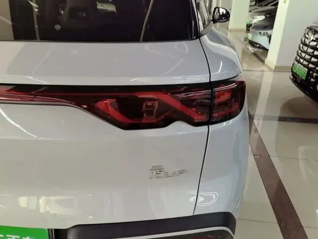 BYD Yuan UP — Фото автомобиля 7