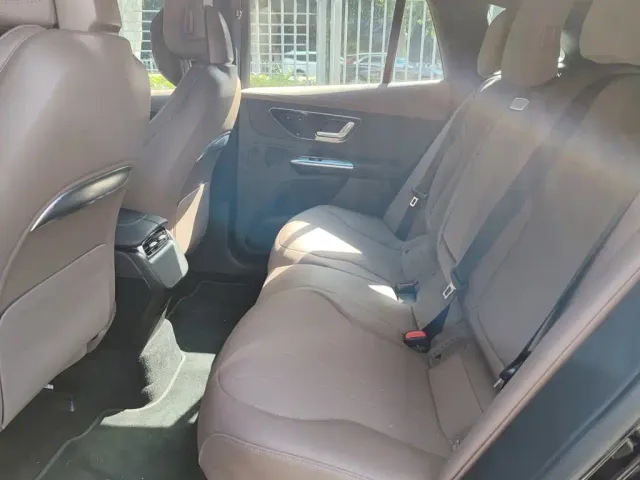 Mercedes-Benz EQE SUV — Фото автомобиля 10