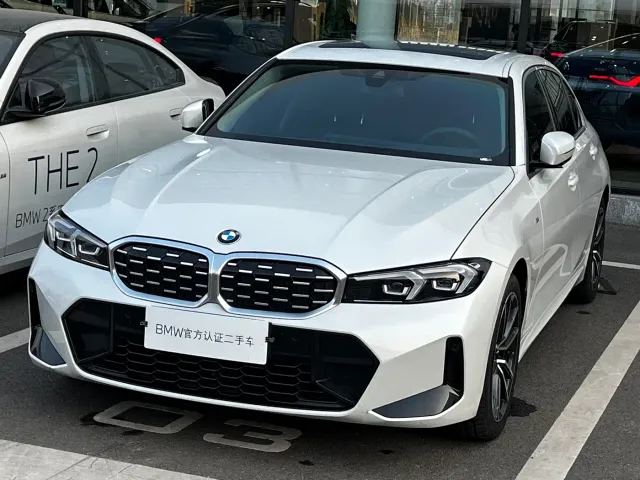 Фотография автомобиля — BMW 3 Series