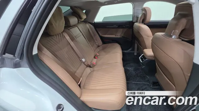 Hyundai Grandeur Grandeur (GN7) 2.5 Бензин 2WD — Фото автомобиля 28