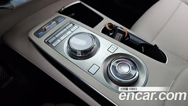 Genesis GV70 2.5T Бензин AWD — Фото автомобиля 7