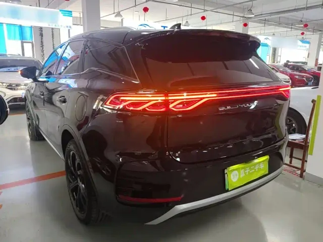BYD Tang — Фото автомобиля 4