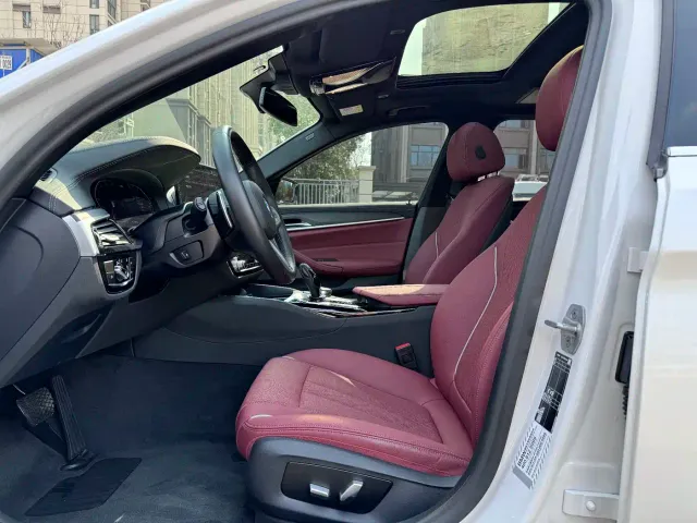 BMW 5 Series — Фото автомобиля 5