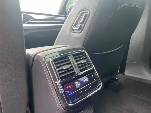 Volkswagen Passat — Фото автомобиля 16