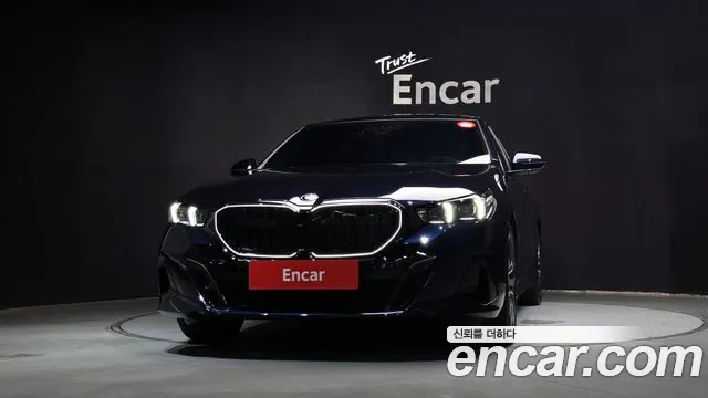 BMW 5-Series — Фото автомобиля 3