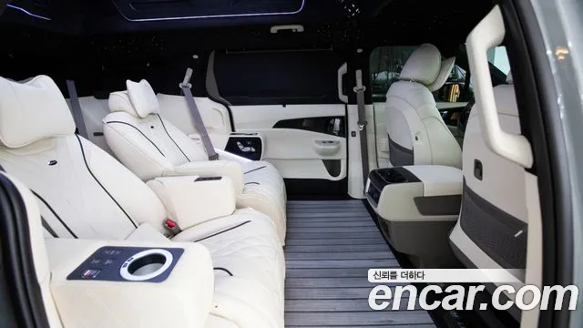 Kia Carnival Generation 4 — Фото автомобиля 10