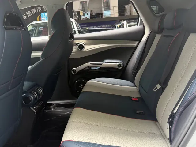 BYD Yuan PLUS — Фото автомобиля 9