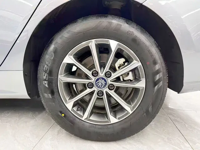 BYD Qin PLUS — Фото автомобиля 22