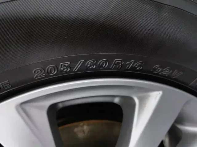 Mazda Axela — Фото автомобиля 24