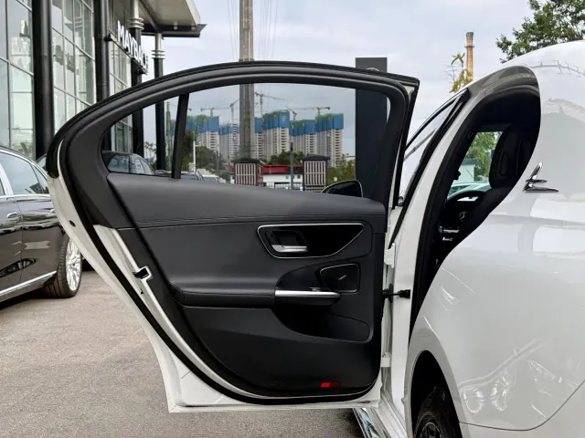 Mercedes-Benz C-Class — Фото автомобиля 18