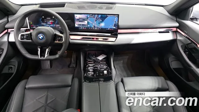 BMW 5 Series — Фото автомобиля 10