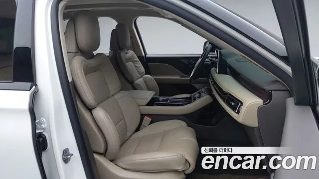Lincoln Aviator 2nd Gen — Фото автомобиля 12