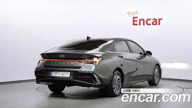 Hyundai Avante — Фото автомобиля 2