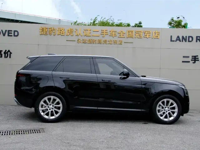 Land Rover Range Rover Sport — Фото автомобиля 9