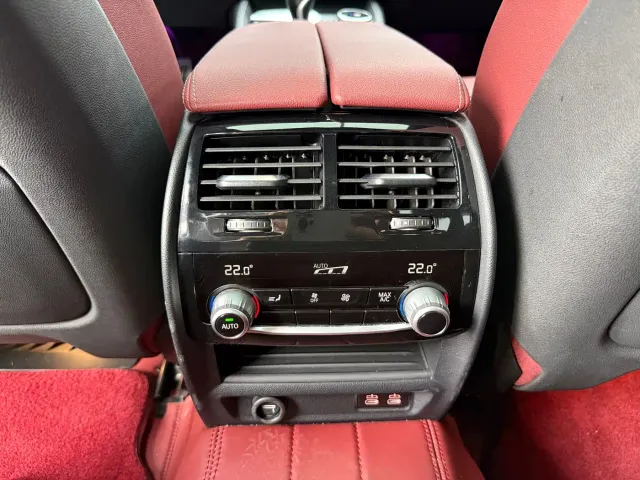 BMW 5 Series — Фото автомобиля 11