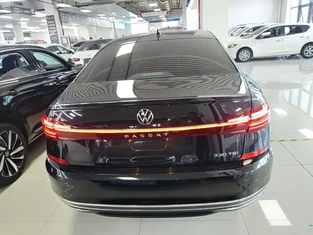 Volkswagen Passat — Фото автомобиля 5