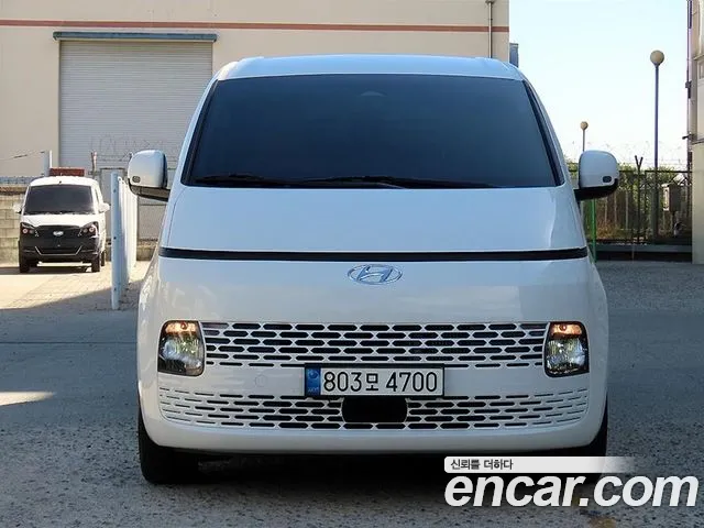 Фотография автомобиля — Hyundai Staria
