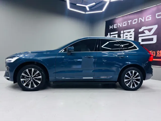 Volvo XC60 — Фото автомобиля 2