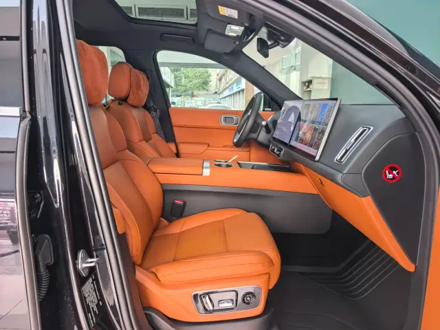 Li Auto L7 — Фото автомобиля 13