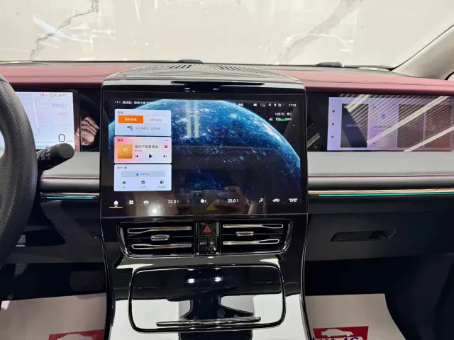 GAC Trumpchi E9 — Фото автомобиля 11