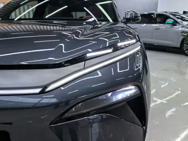 BYD Tang L — Фото автомобиля 11