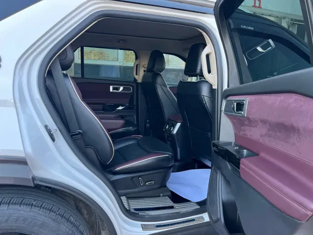 Ford Explorer — Фото автомобиля 28