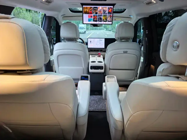 Li Auto MEGA — Фото автомобиля 12