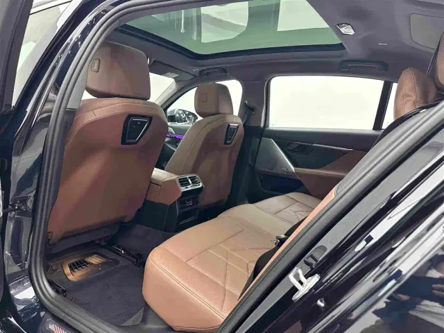 BMW 5 Series — Фото автомобиля 21