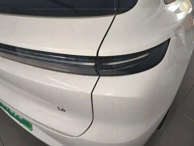 Li Auto L6 — Фото автомобиля 7