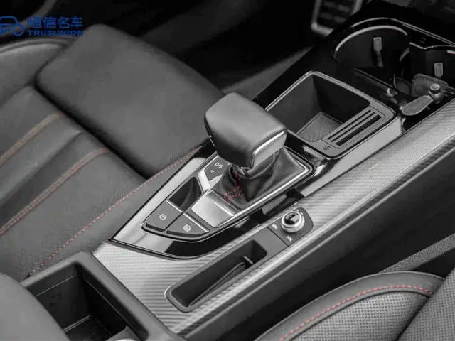 Audi A4L — Фото автомобиля 19