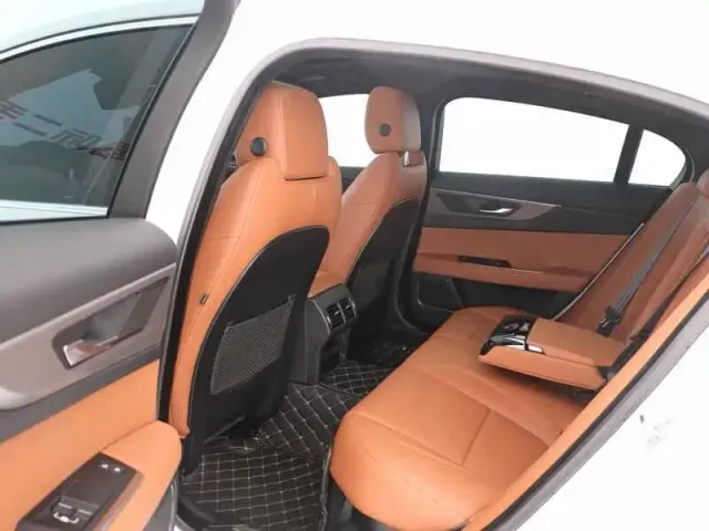 Jaguar XEL — Фото автомобиля 12