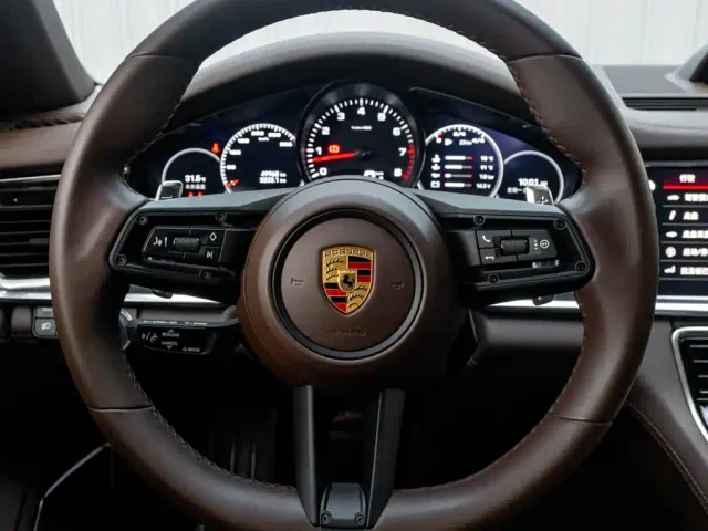 Porsche Panamera — Фото автомобиля 16