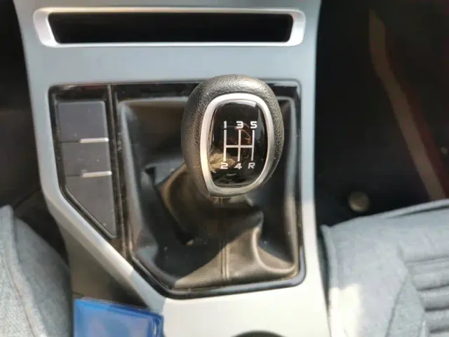 Geely Emgrand — Фото автомобиля 10