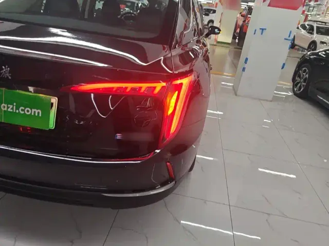 Hongqi E-QM5 — Фото автомобиля 7