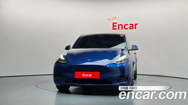 Tesla Model Y — Фото автомобиля 3