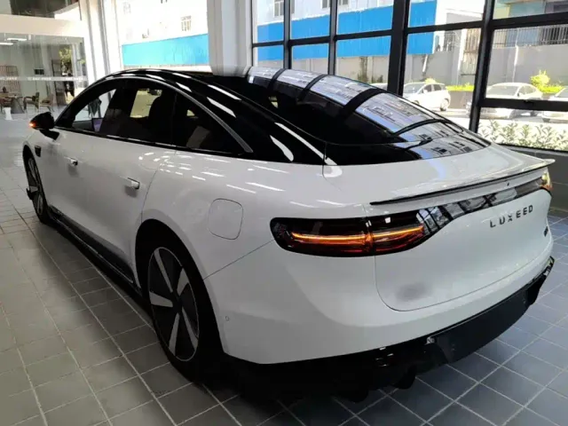Luxeed S7 — Фото автомобиля 4