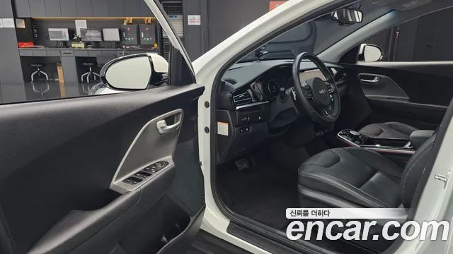 Kia Niro Niro Plus Air — Фото автомобиля 10