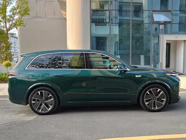 Li Auto L8 — Фото автомобиля 8