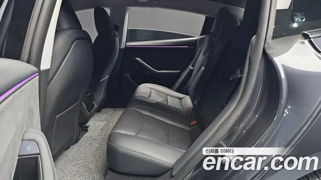 Tesla Model 3 — Фото автомобиля 12