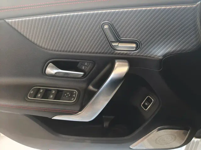 Mercedes-Benz A-Class — Фото автомобиля 13