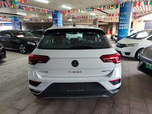 Volkswagen T-Roc — Фото автомобиля 4