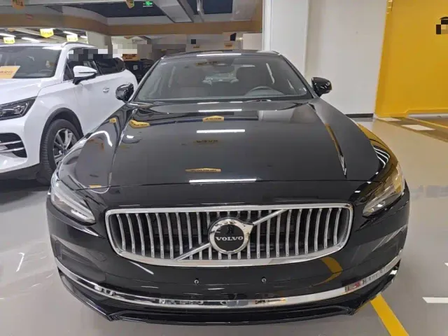 Volvo S90 — Фото автомобиля 2