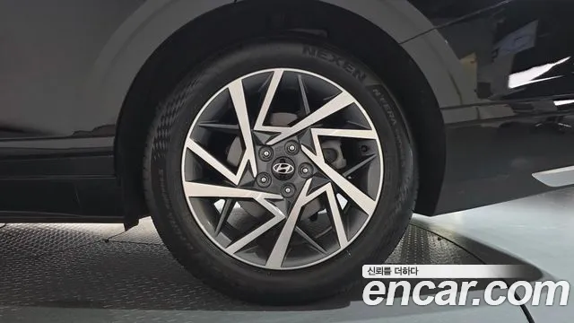 Hyundai Grandeur Grandeur (GN7) 2.5 Бензин 2WD — Фото автомобиля 19