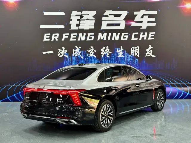Hongqi H5 — Фото автомобиля 4