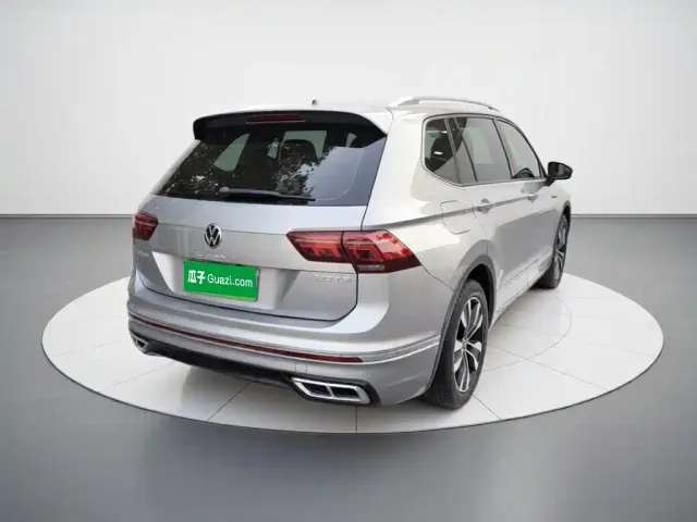 Volkswagen Tiguan L — Фото автомобиля 4