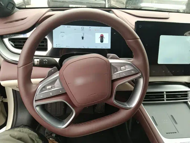 BYD Seal 07 DM-i — Фото автомобиля 10